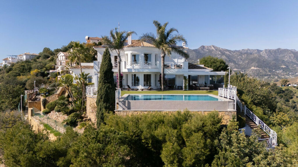 Detached Villa Marbella Málaga - image 49