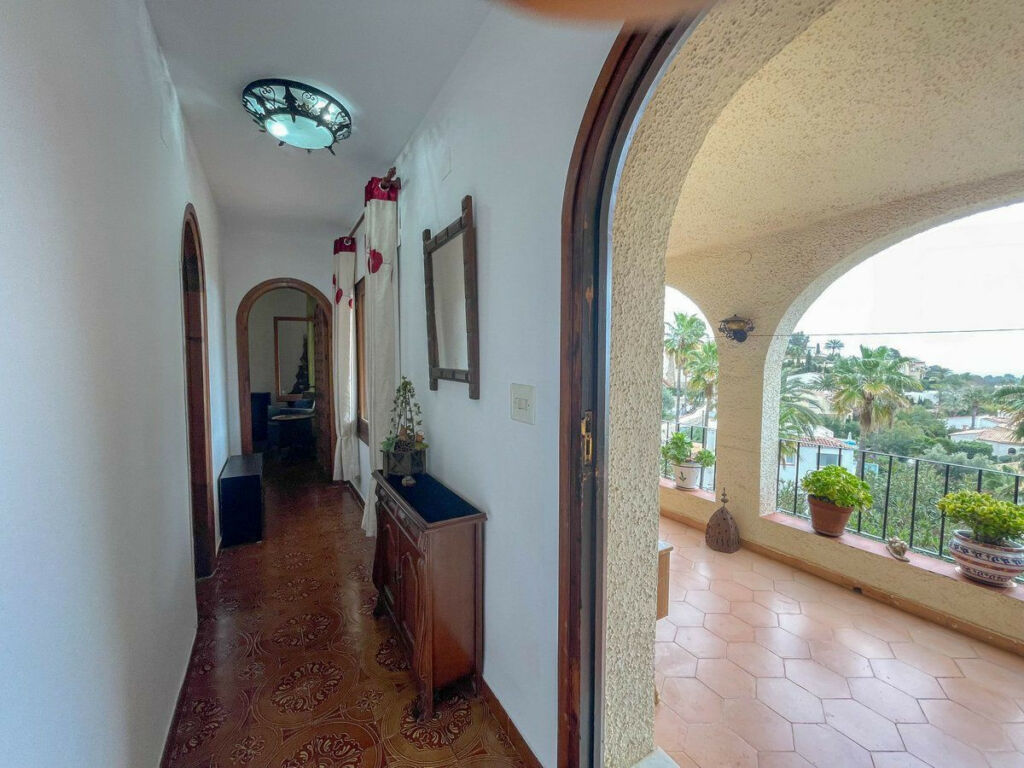 Detached Villa Montemar Alicante - image 49