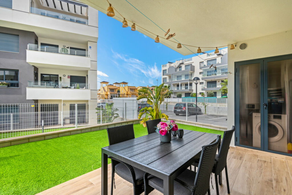 Ground Floor Apartment Villamartin Alicante - image 5