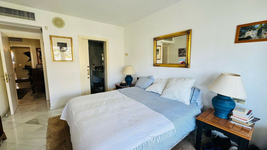 Middle Floor Apartment Puerto Banús Málaga - image 5