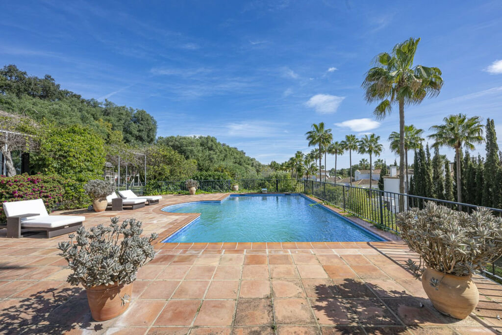 Detached Villa Sotogrande Cádiz - image 5
