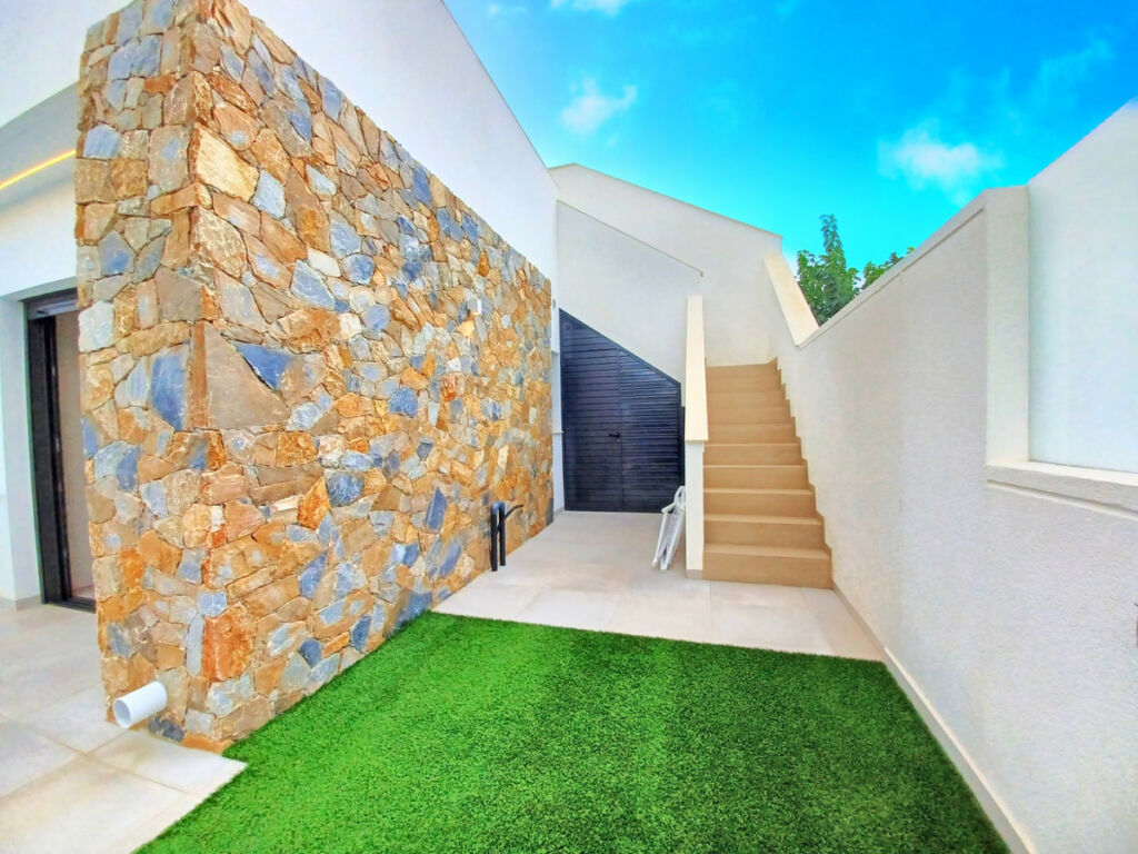 Detached Villa Pilar de la Horadada Alicante - image 4
