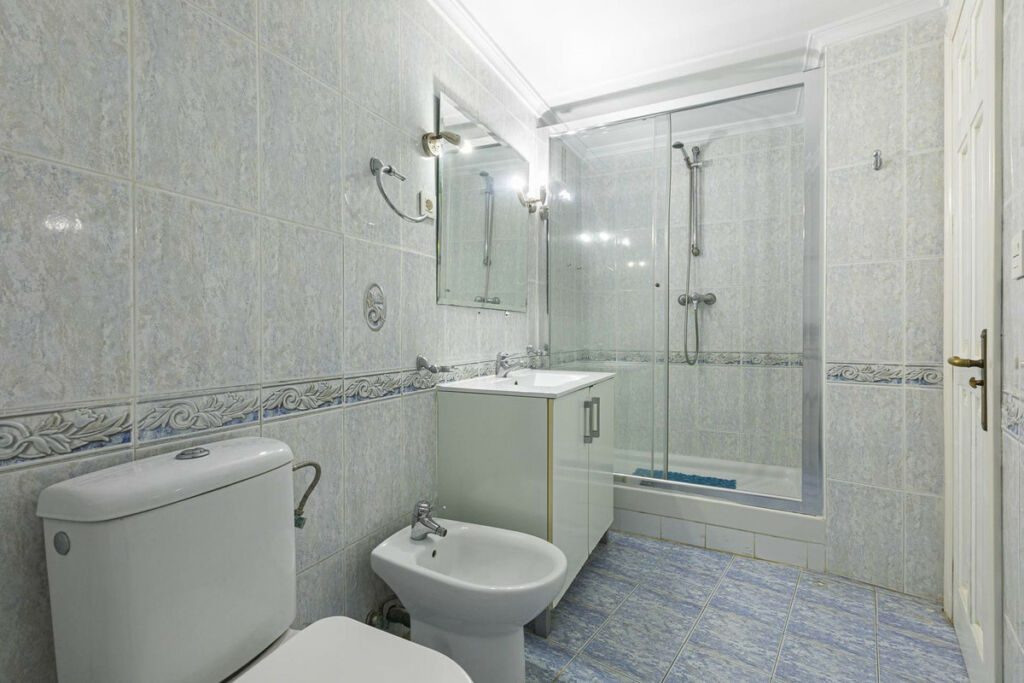 Ground Floor Apartment Calahonda Málaga - image 5