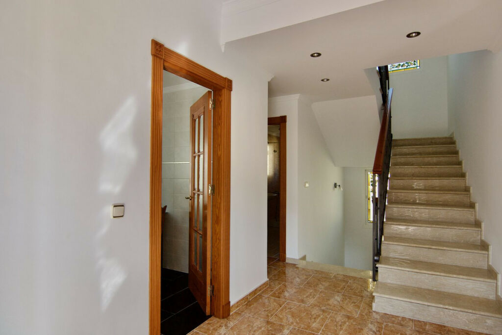 Detached Villa Alhaurín de la Torre Málaga - image 5