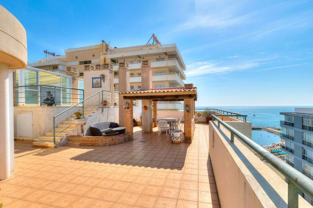Penthouse Fuengirola Málaga - image 5