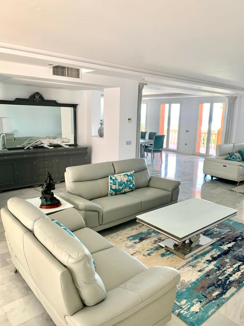 Detached Villa Calahonda Málaga - image 5