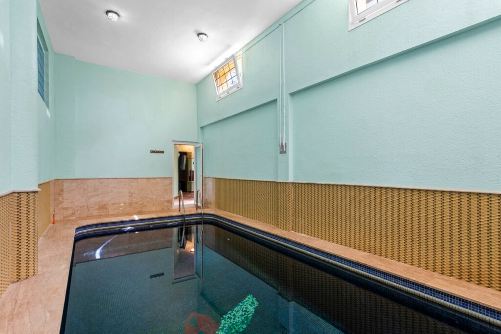 Detached Villa Playa Flamenca Alicante - image 5