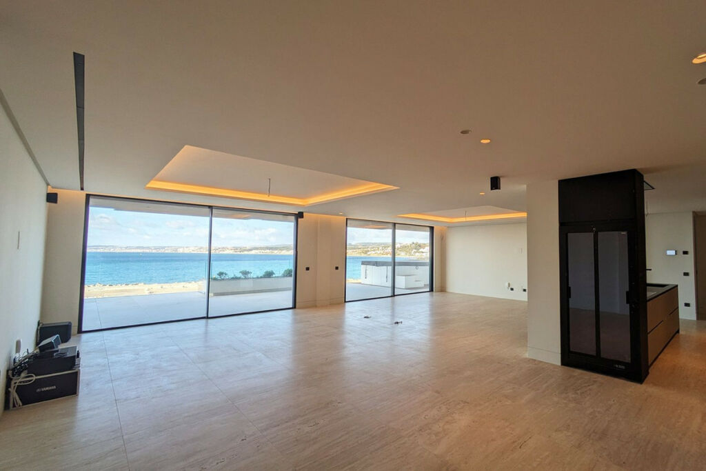 Middle Floor Apartment Estepona Málaga - image 5