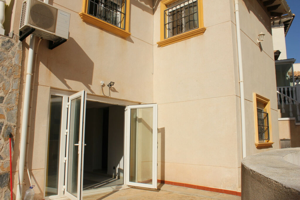 Detached Villa La Zenia Alicante - image 5