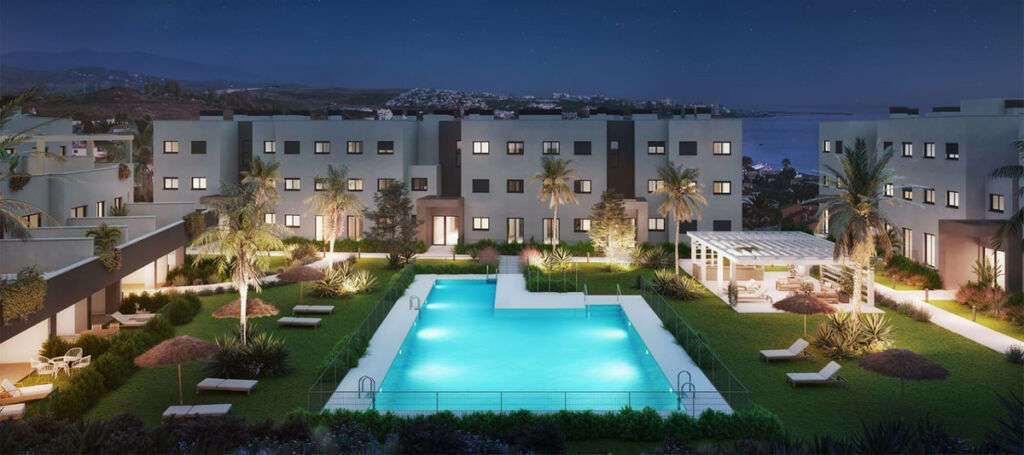 Middle Floor Apartment Estepona Málaga - image 5