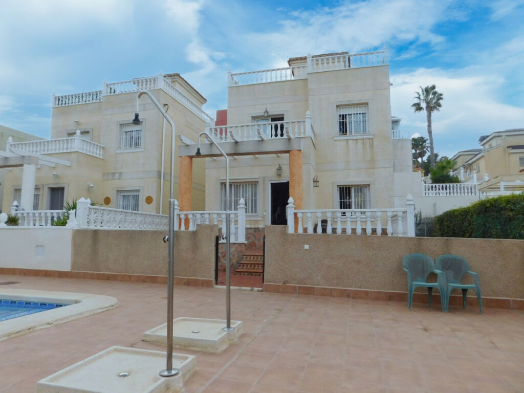 Detached Villa Ciudad Quesada Alicante - image 5