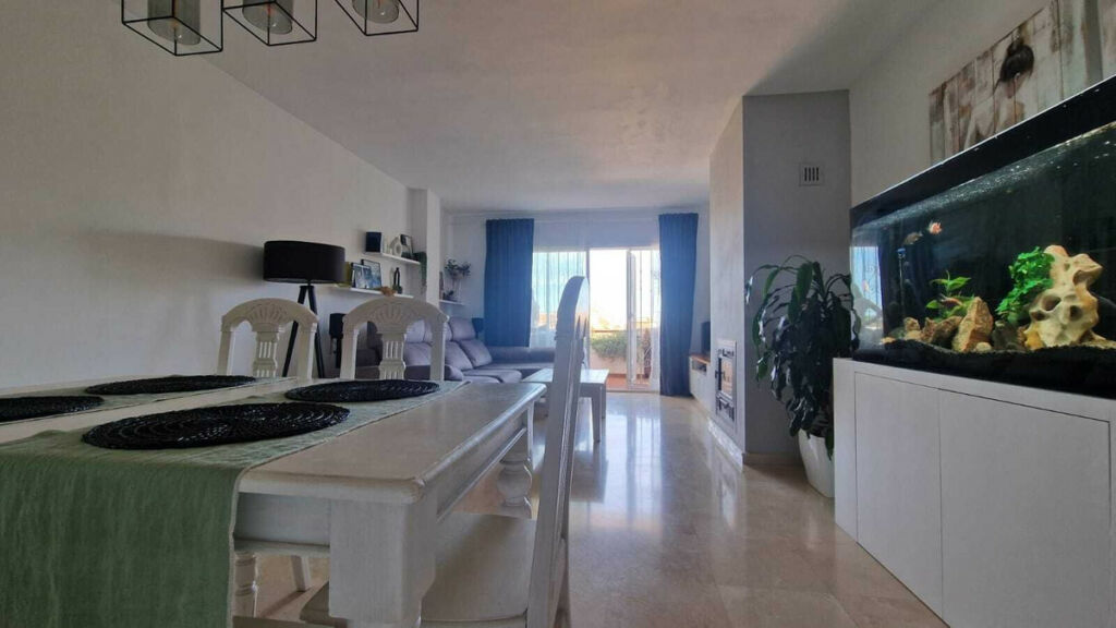Middle Floor Apartment Bel Air Málaga - image 5
