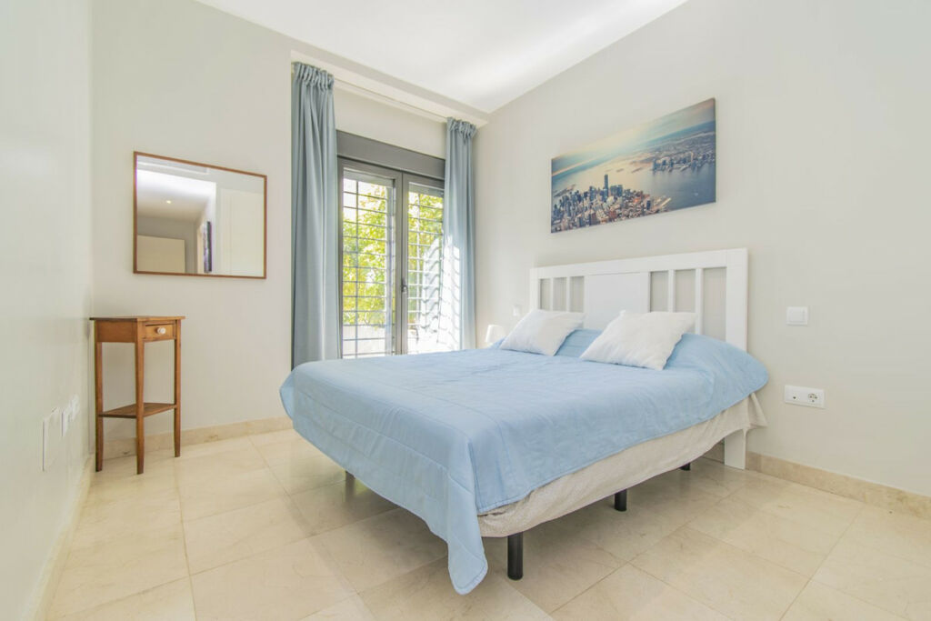 Ground Floor Apartment Los Flamingos Málaga - image 5
