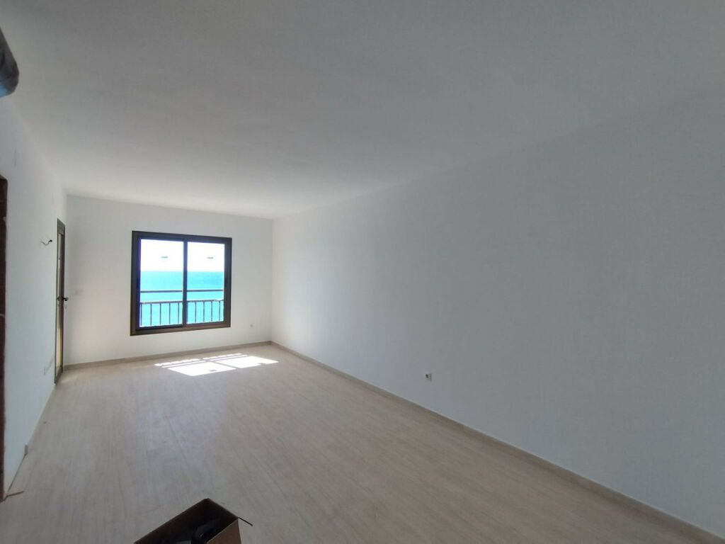 Middle Floor Apartment Fuengirola Málaga - image 5