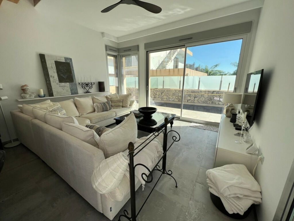Detached Villa Mil Palmeras Alicante - image 5