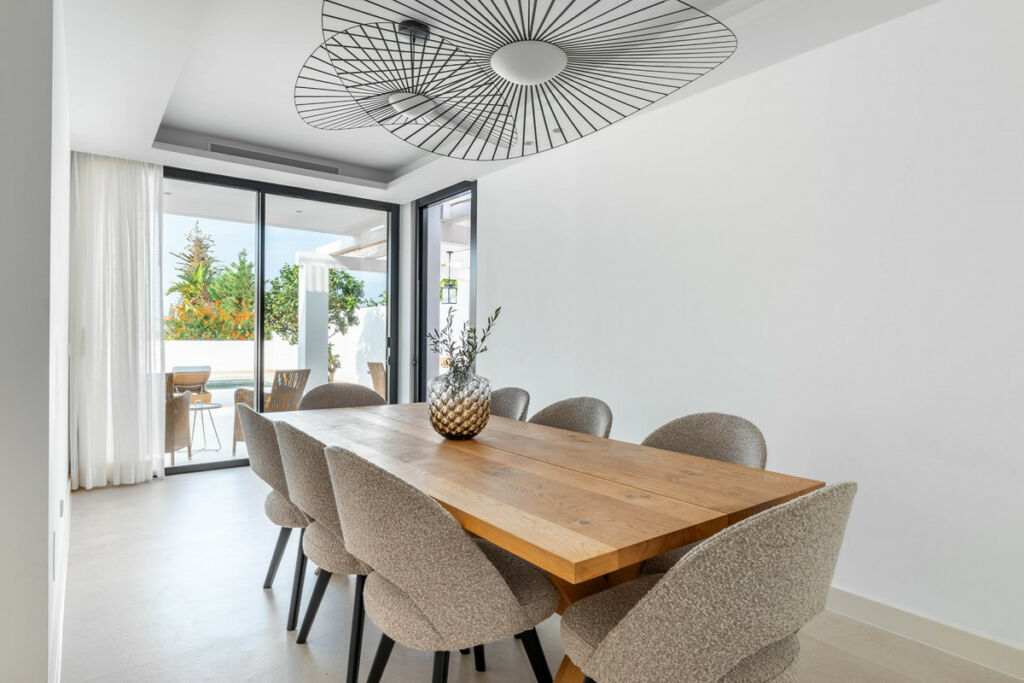 Detached Villa El Rosario Málaga - image 6