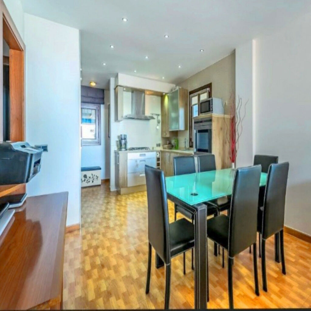 Middle Floor Apartment Estepona Málaga - image 5