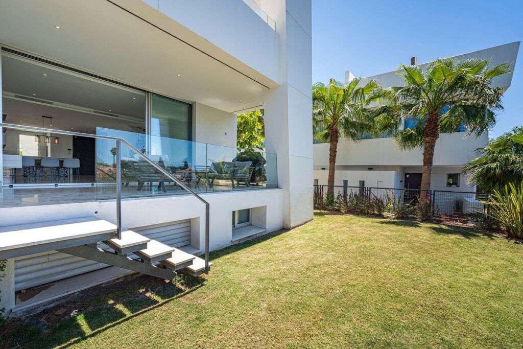 Semi-Detached House Río Real Málaga - image 5