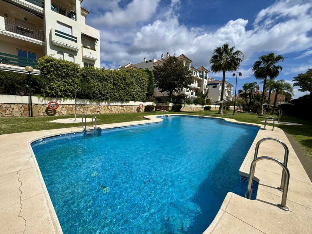 Ground Floor Apartment Puerto Banús Málaga - image 5