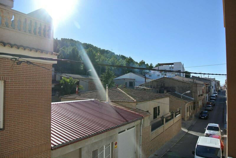 Middle Floor Apartment Villena Alicante - image 5