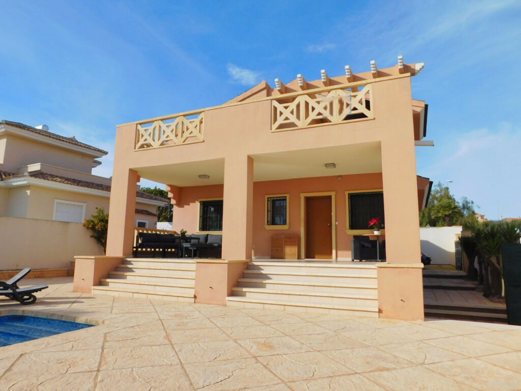 Detached Villa Ciudad Quesada Alicante - image 5