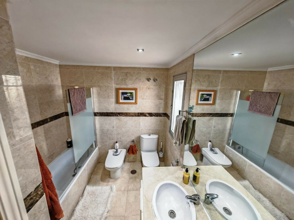Semi-Detached House Estepona Málaga - image 5