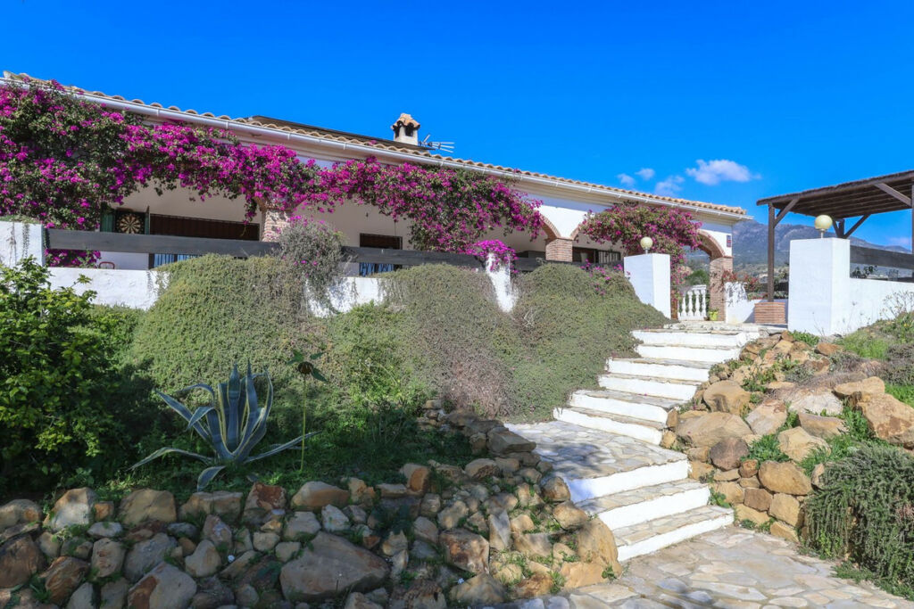 Detached Villa Alozaina Málaga - image 52
