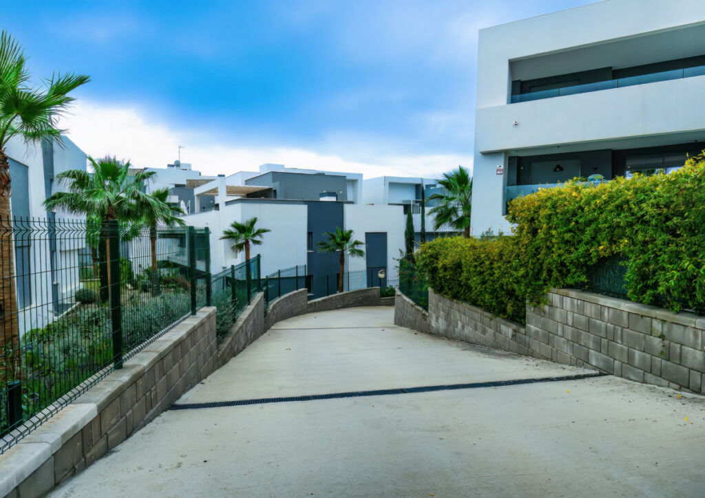 Middle Floor Apartment Estepona Málaga - image 50