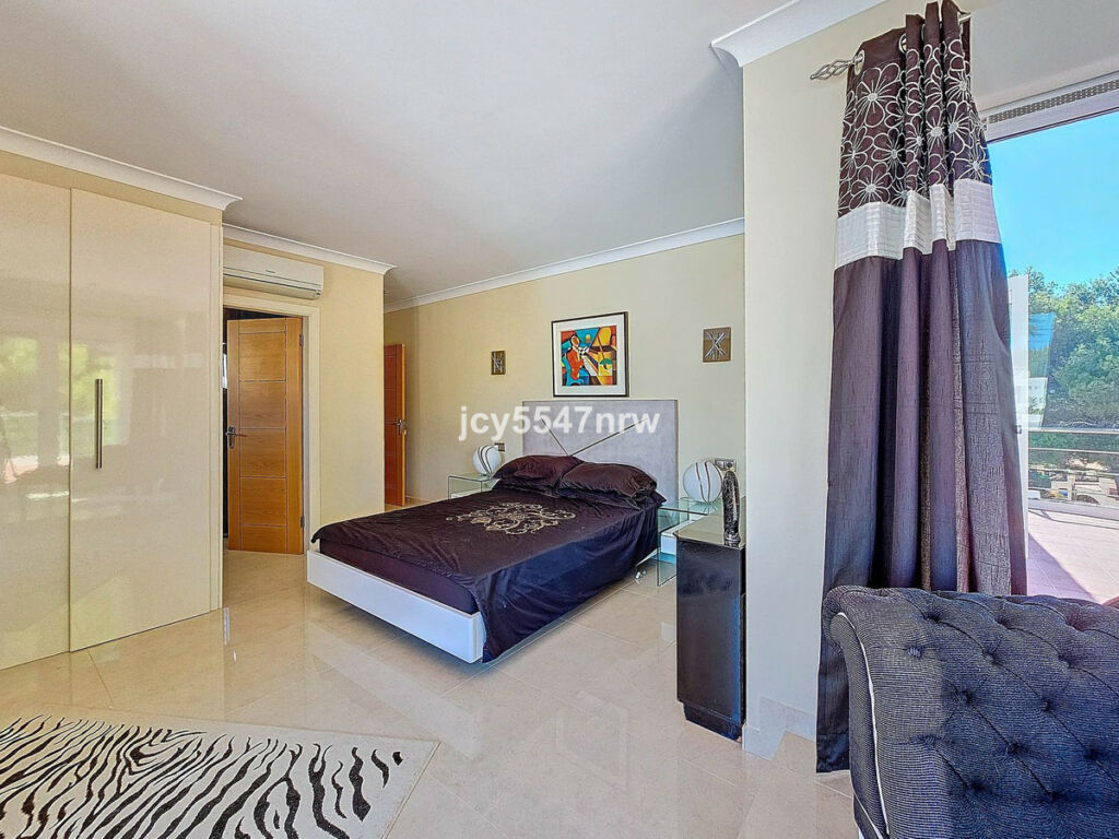 Detached Villa Moraira Alicante - image 52