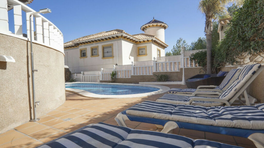 Detached Villa Villamartin Alicante - image 53