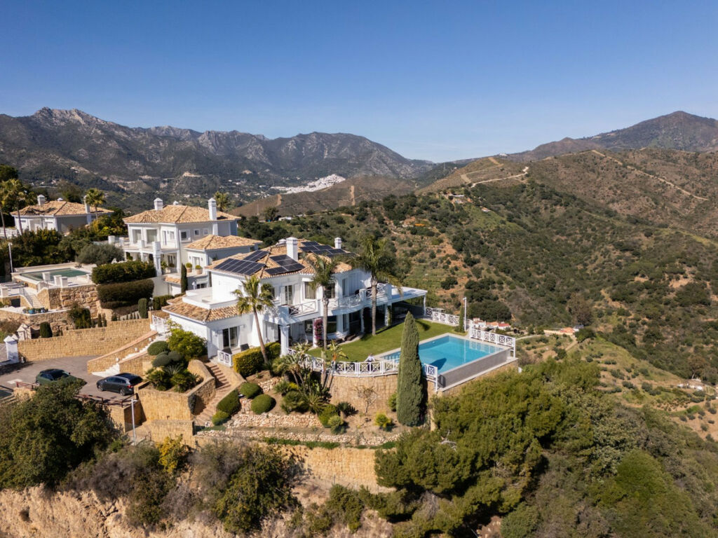 Detached Villa Marbella Málaga - image 54