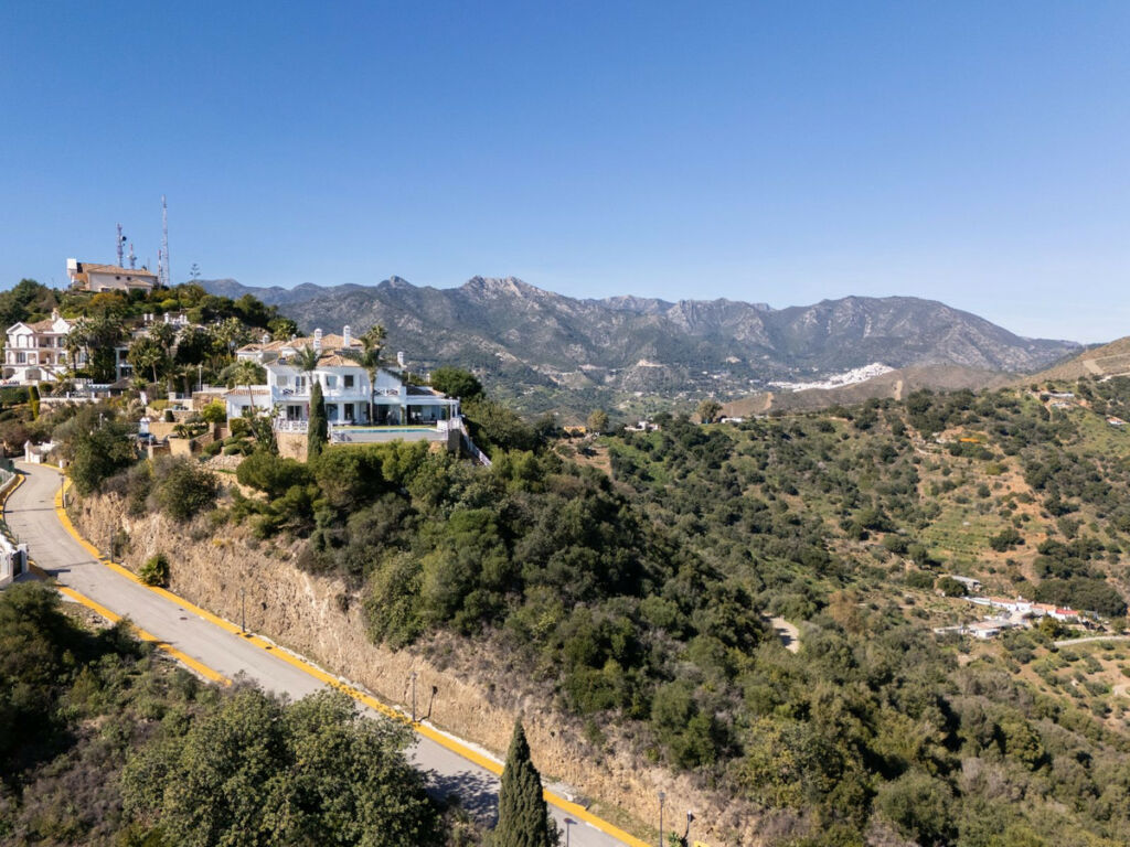 Detached Villa Marbella Málaga - image 56