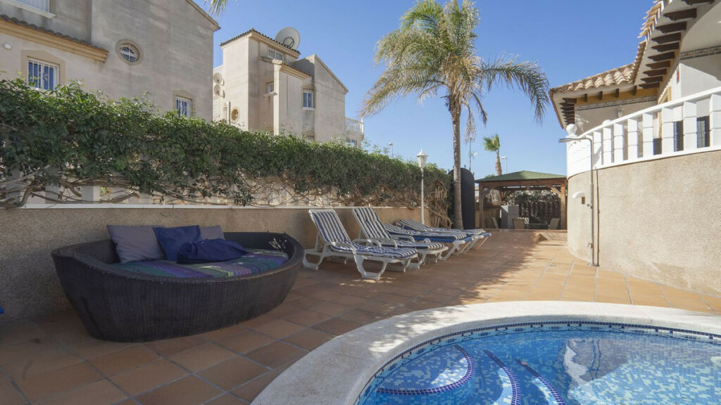 Detached Villa Villamartin Alicante - image 56