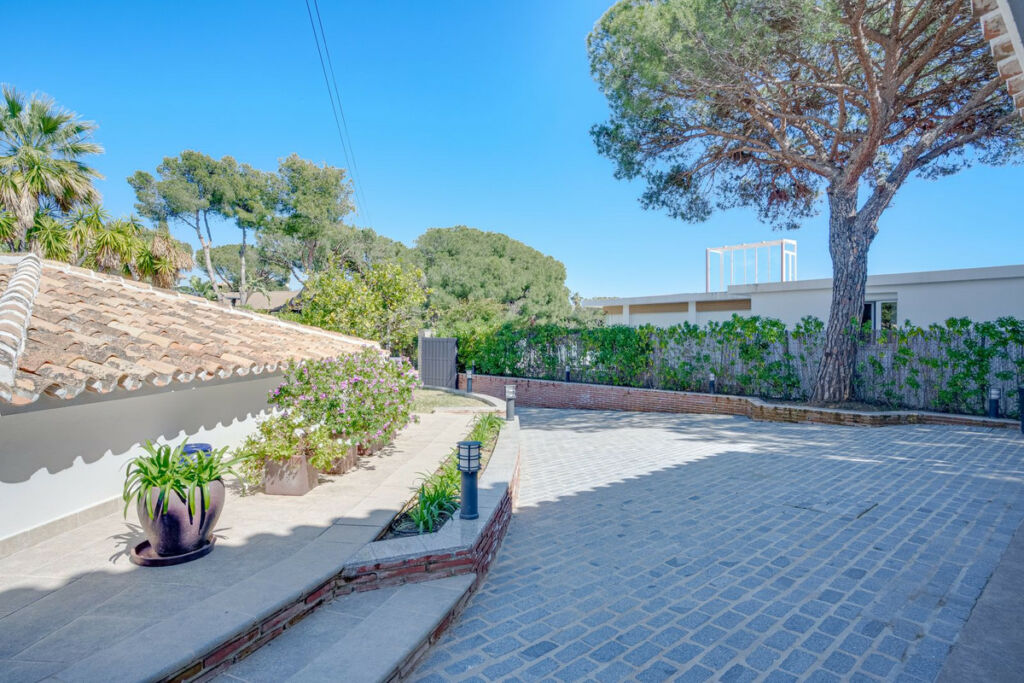 Detached Villa Elviria Málaga - image 58