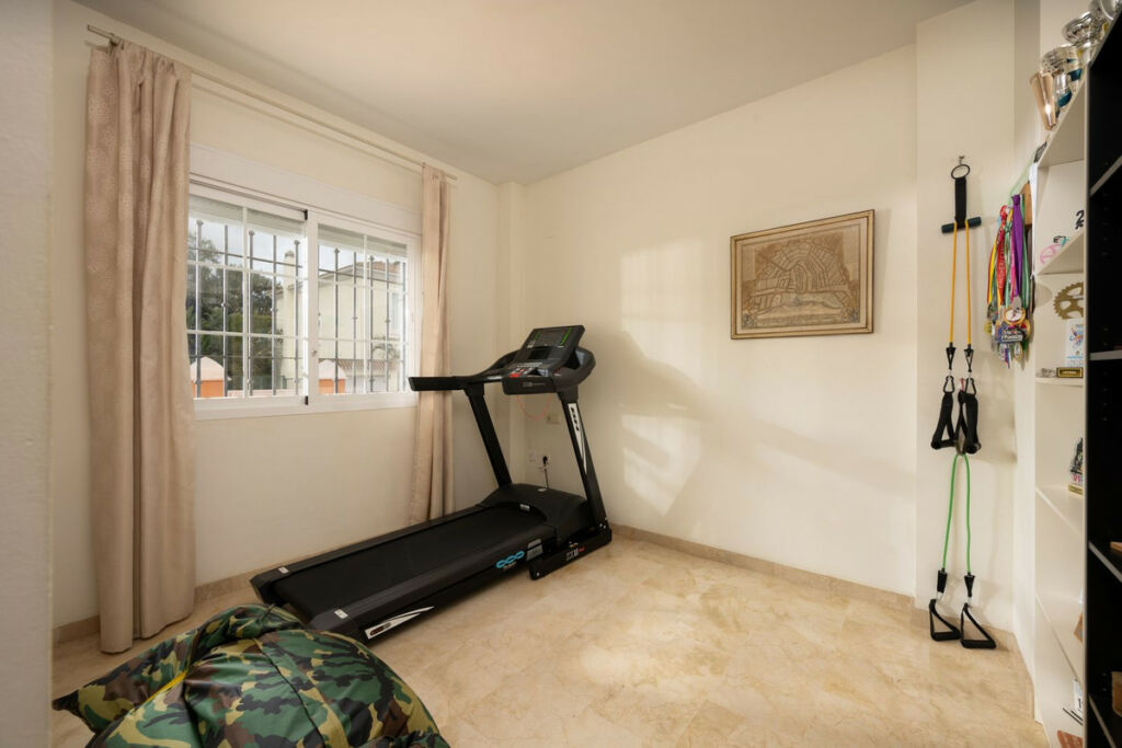 Detached Villa Elviria Málaga - image 11