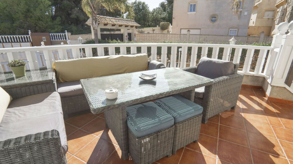 Detached Villa Villamartin Alicante - image 6