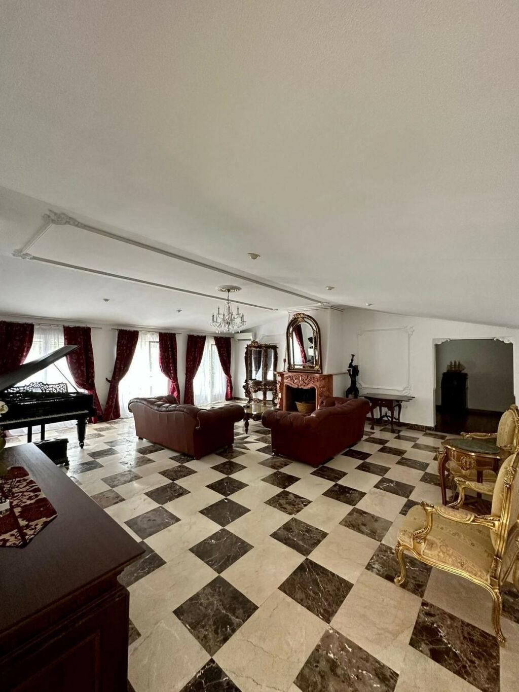 Detached Villa Estepona Málaga - image 6