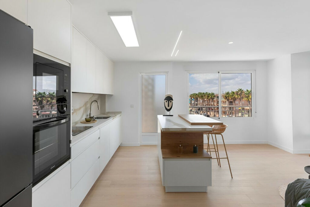 Middle Floor Apartment Torrevieja Alicante - image 6