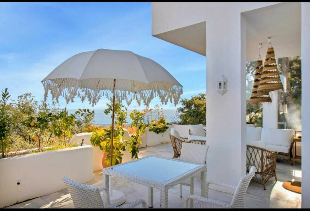 Top Floor Apartment Marbella Málaga - image 6