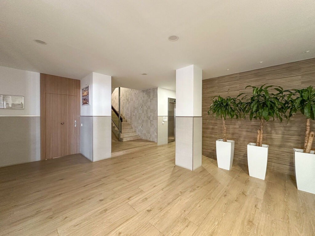 Middle Floor Apartment Fuengirola Málaga - image 6
