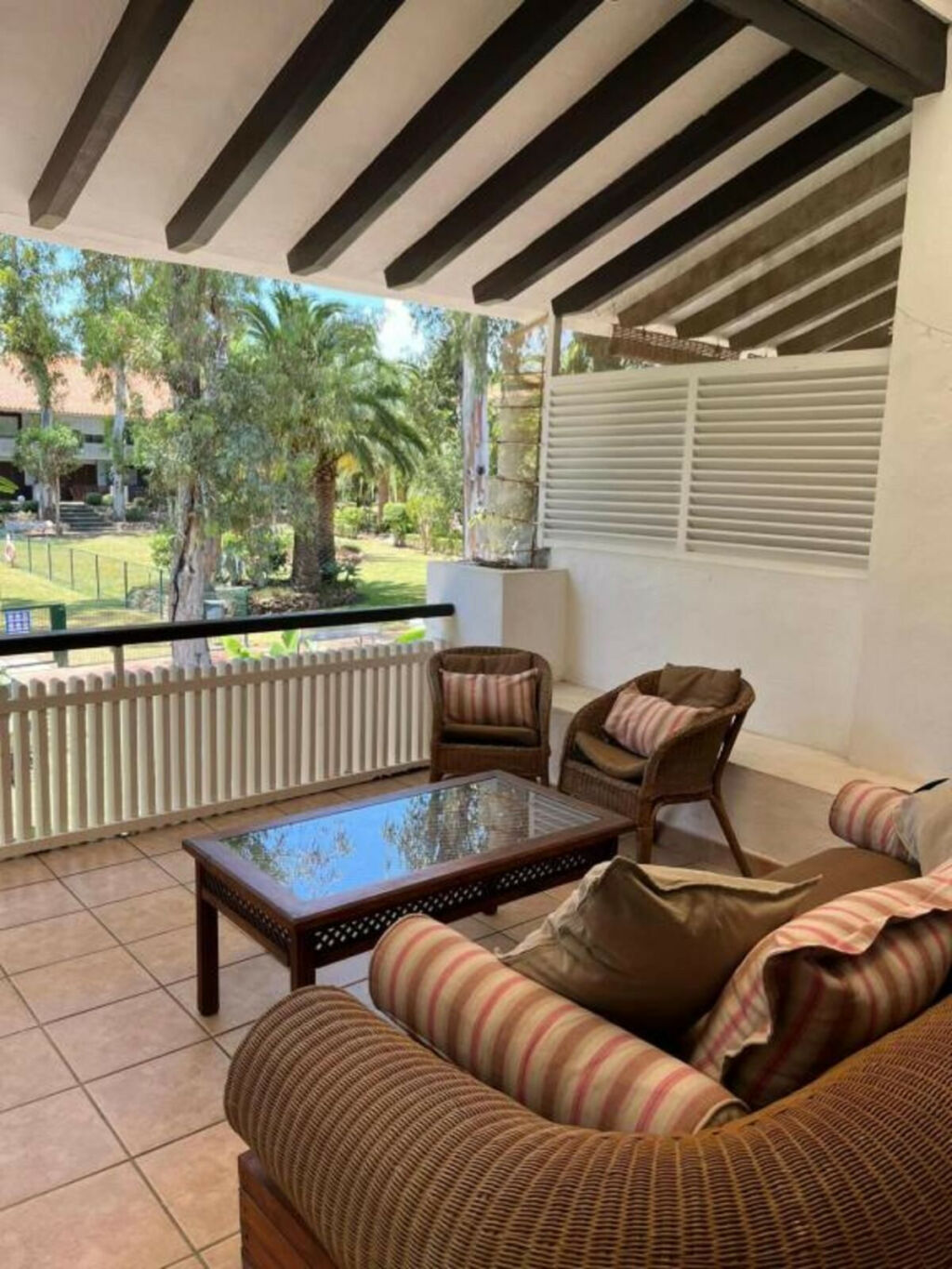 Middle Floor Apartment Nueva Andalucía Málaga - image 6