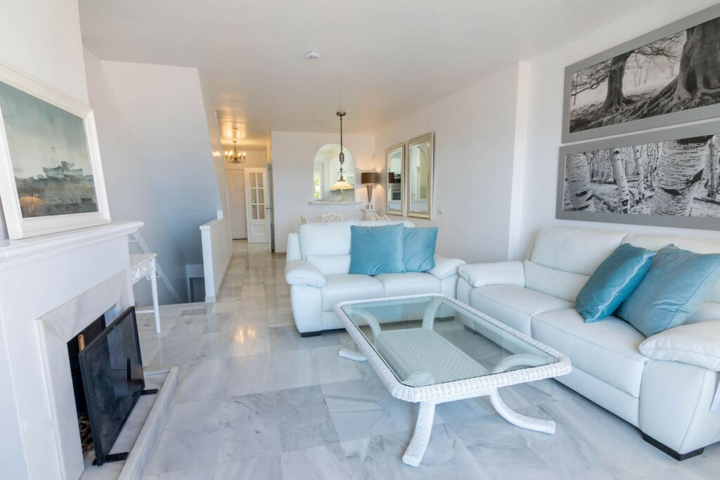 Townhouse Estepona Málaga - image 9