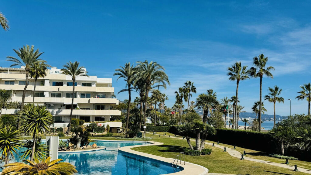 Middle Floor Apartment Puerto Banús Málaga - image 20