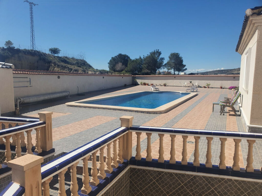 Detached Villa Algorfa Alicante - image 6