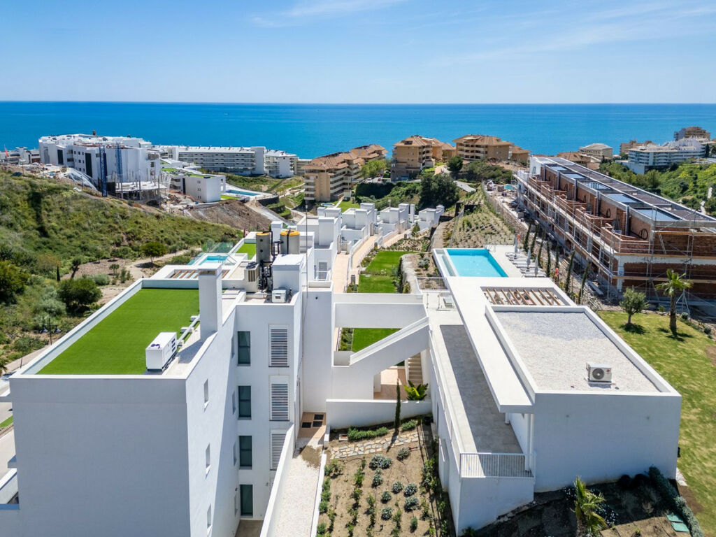 Middle Floor Apartment Fuengirola Málaga - image 6
