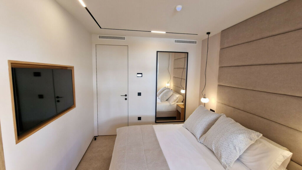 Middle Floor Apartment Nueva Andalucía Málaga - image 6