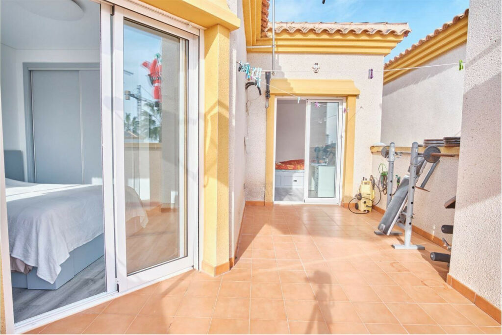 Detached Villa Los Montesinos Alicante - image 6