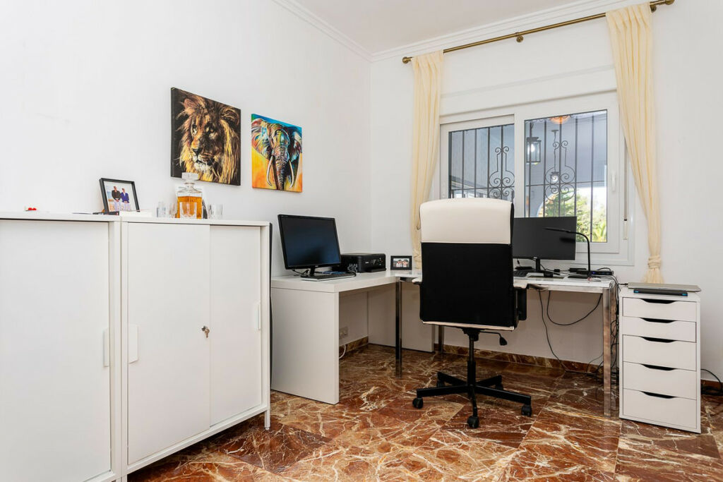 Detached Villa Torrenueva Málaga - image 6