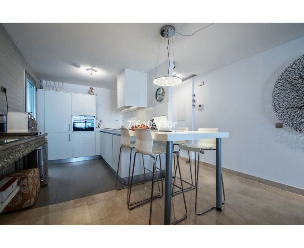 Middle Floor Apartment San Pedro de Alcántara Málaga - image 6