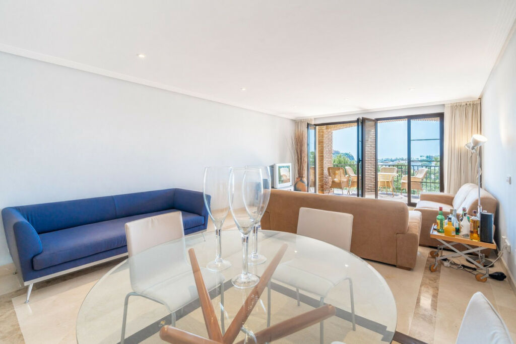 Middle Floor Apartment Los Arqueros Málaga - image 6